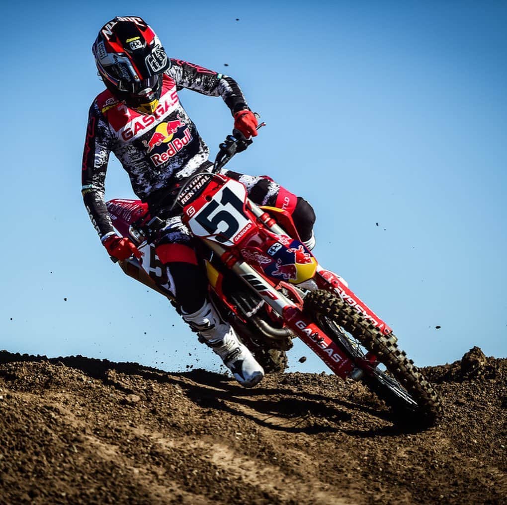 Racer X Onlineさんのインスタグラム写真 - (Racer X OnlineInstagram)「The Justin Barcia Story 🔴 Matthes on the details of the team switch, and some thoughts from JB51 himself. 🗣 "To be honest, it fits like a glove” - @JustinBarcia // Read now 👉 @RacerXOnline」11月10日 6時39分 - racerxonline