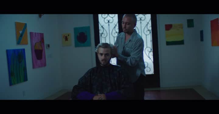ジャック・ジョンソンのインスタグラム：「go watch the BAD NEWS music video!! Drop a comment, tell me what you think. Link in my bio. Something super special is also dropping in December, hope you’re ready 😉」