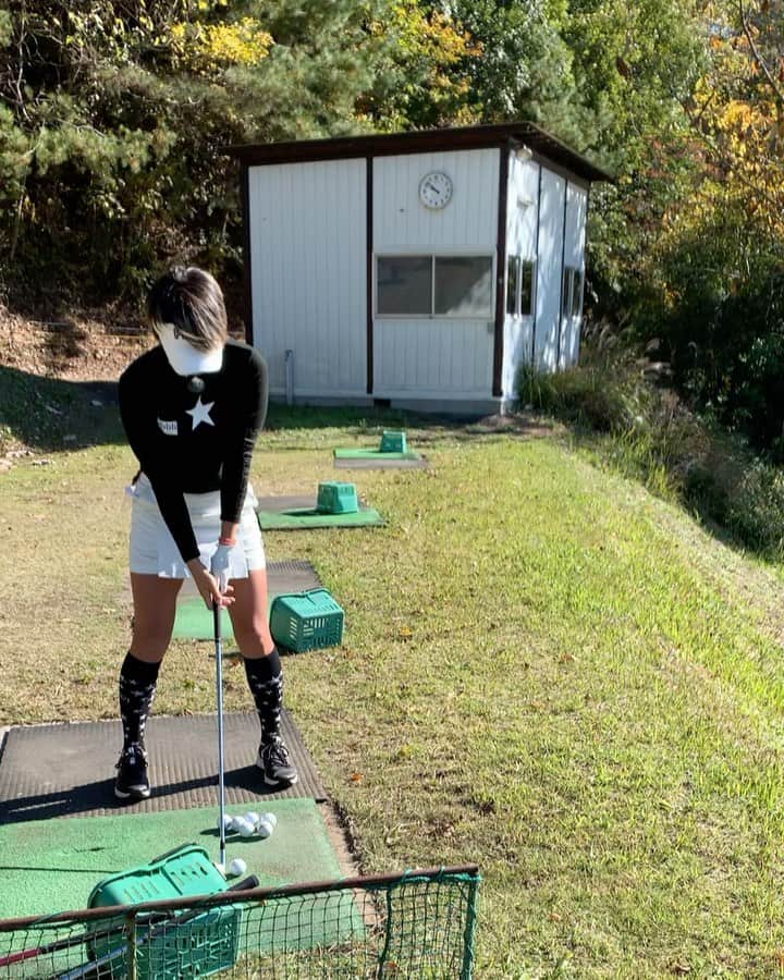 藤本麻子のインスタグラム：「皆さんおはよございます🌞✌🏻 昨日はゴルフ番組のテレビ収録でした🏌🏻‍♀️ テレビ放送の詳細等は、 改めてお伝えしますので おったのしみにィ〜😆👋🏻」
