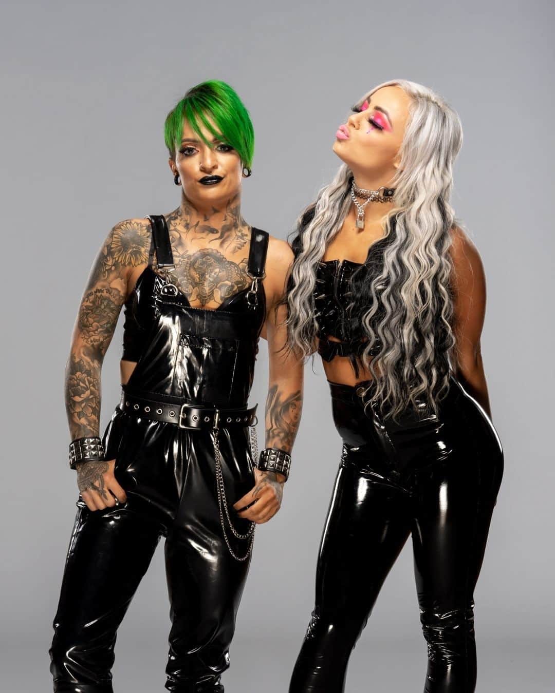 WWEさんのインスタグラム写真 - (WWEInstagram)「Dig the new look for the Riott Squad! 🤩」11月10日 7時00分 - wwe