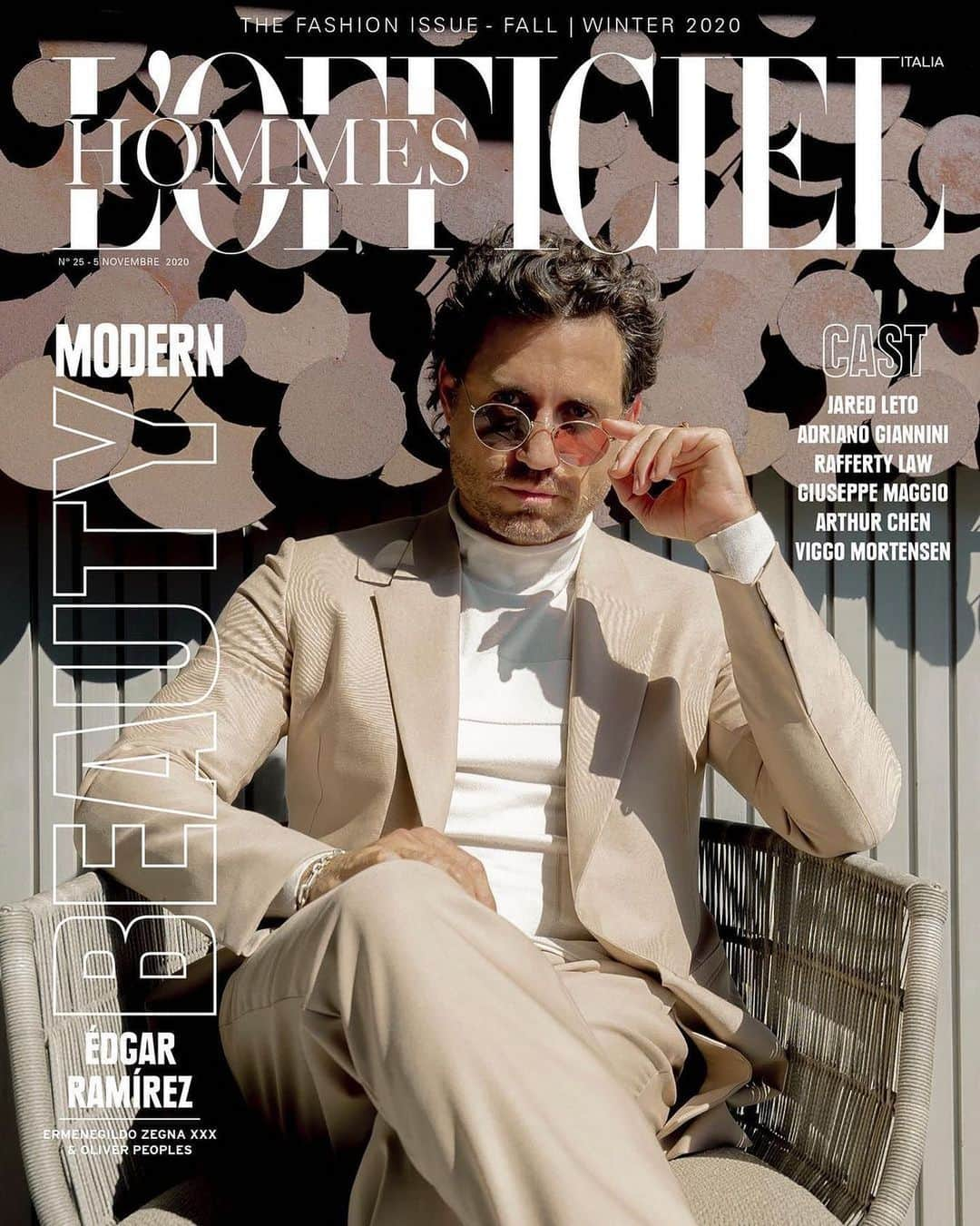 エドガー・ラミレスさんのインスタグラム写真 - (エドガー・ラミレスInstagram)「Thank you @giampietrobaudo and everyone at @lofficielhommesitalia for this invitation. I loved doing this cover for The Fashion Issue. È stato un vero piacere! 🇮🇹  Photography: @jacquesburga Fashion: @danixmichelle  Grooming @sascha_breuer  Physical Conditioning: @falahifit Skin Care: @lordgmv  Production @mstudio_paris  Fashion Coordinator @therealgiuliomartinelli  Location #TheGarciaHouse Los Angeles, CA   #EdgarRamirez #ModernBeauty #JacquesBurga #LOfficielHommesItalia #TheFashionIssue #ErmenegildoZegna #Oliverspeople #FashionMagazine #LOfficielHommes」11月10日 7時01分 - edgarramirez25