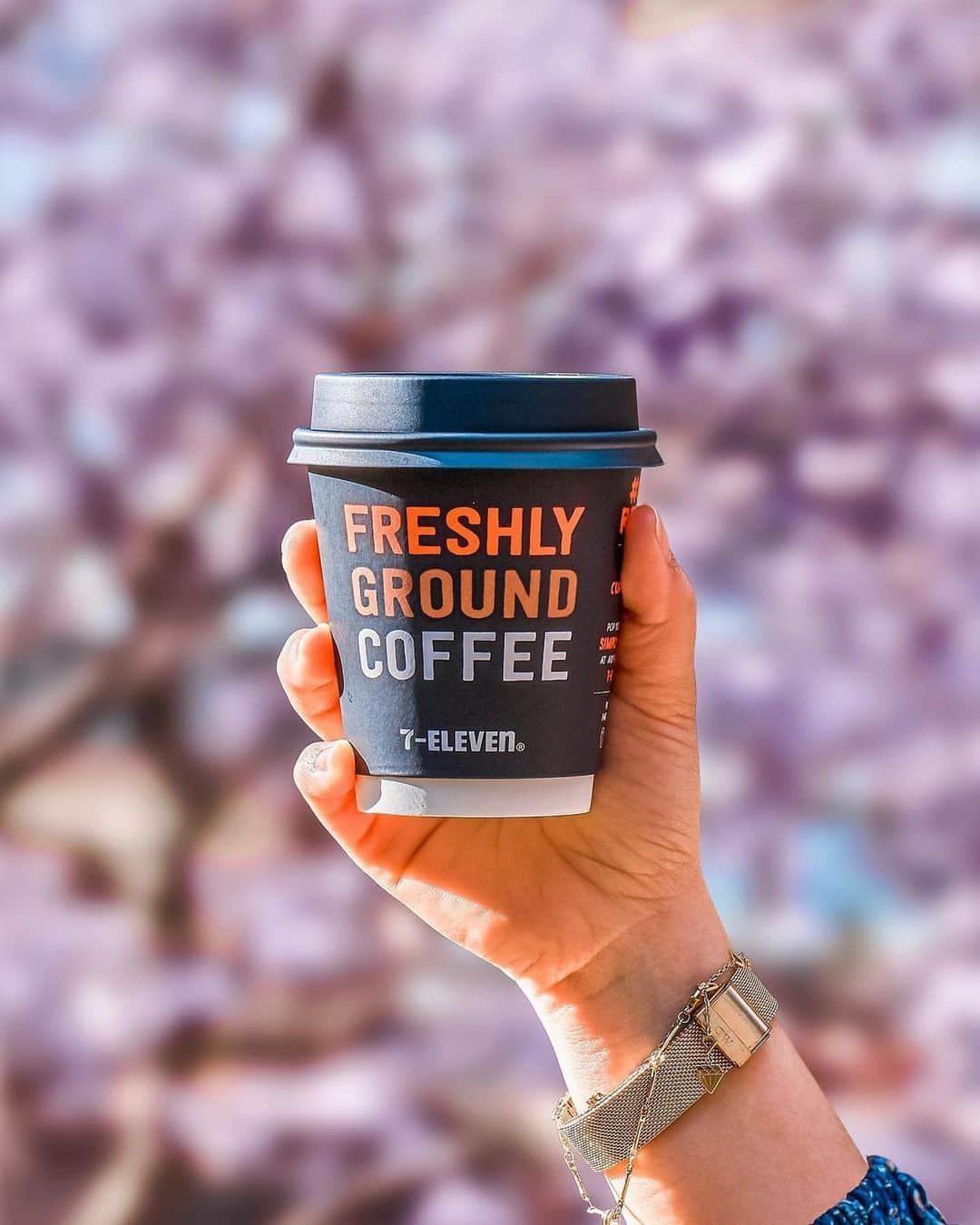 7-Eleven Australiaさんのインスタグラム写真 - (7-Eleven AustraliaInstagram)「Don’t have time to leave the house? Don’t worry! 7-Eleven Delivery has got your caffeine fix sorted. Order online today. ☕️💌  📷 @doitforicecream • 7-Eleven Delivery available in select Syd & Melb areas only.」11月10日 7時17分 - 7elevenaus
