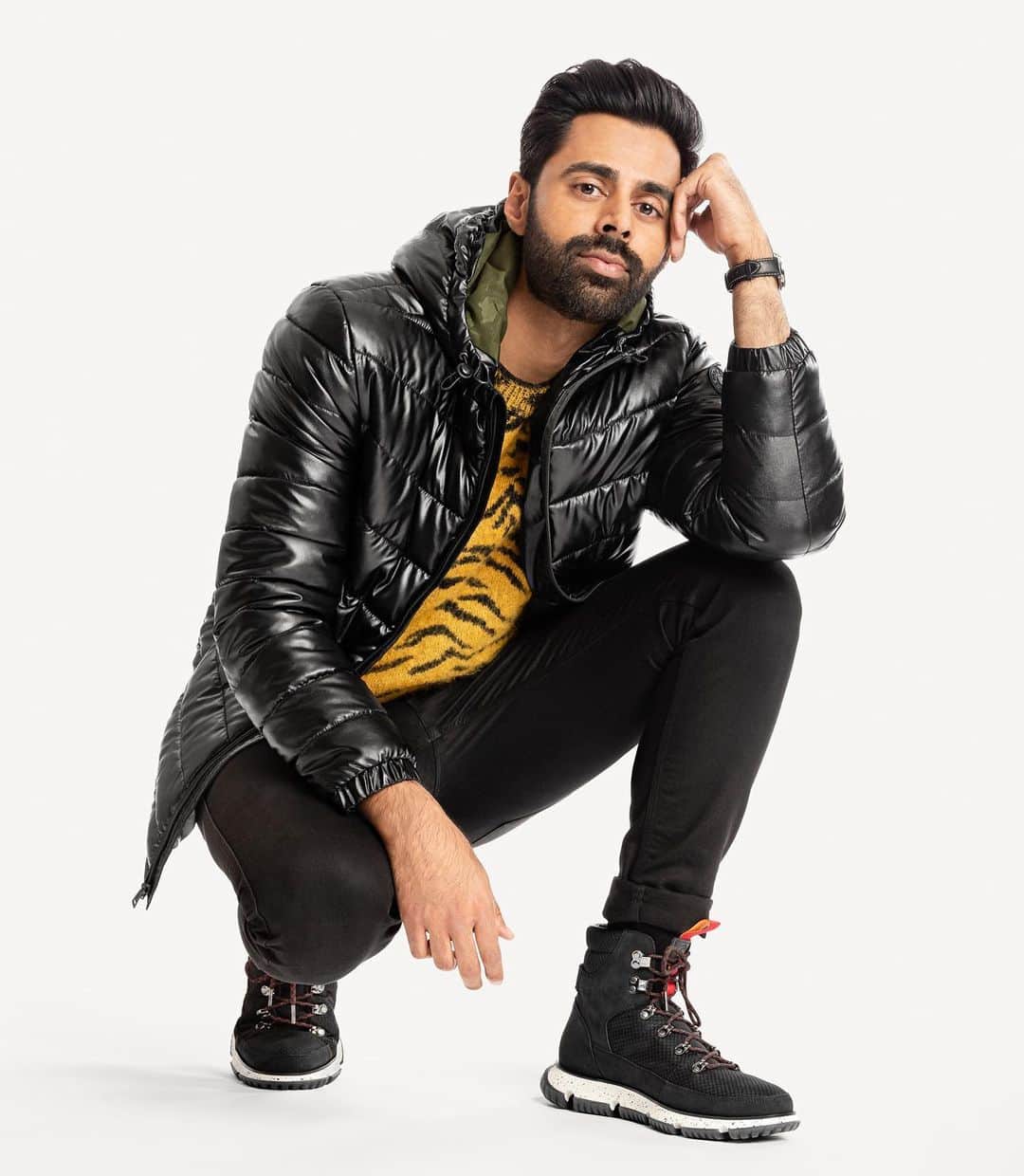 HYPEBEASTさんのインスタグラム写真 - (HYPEBEASTInstagram)「When comedian @hasanminhaj auditioned for his career-changing role as a correspondent on 'The Daily Show,' he happened to be wearing a pair of @colehaan shoes. Cut to 2020, and Minhaj has joined forces with the lifestyle brand to launch a collaborative collection of limited-edition footwear. The Cole Haan x Hasan Minhaj collection drops on November 10.」11月10日 7時17分 - hypebeast