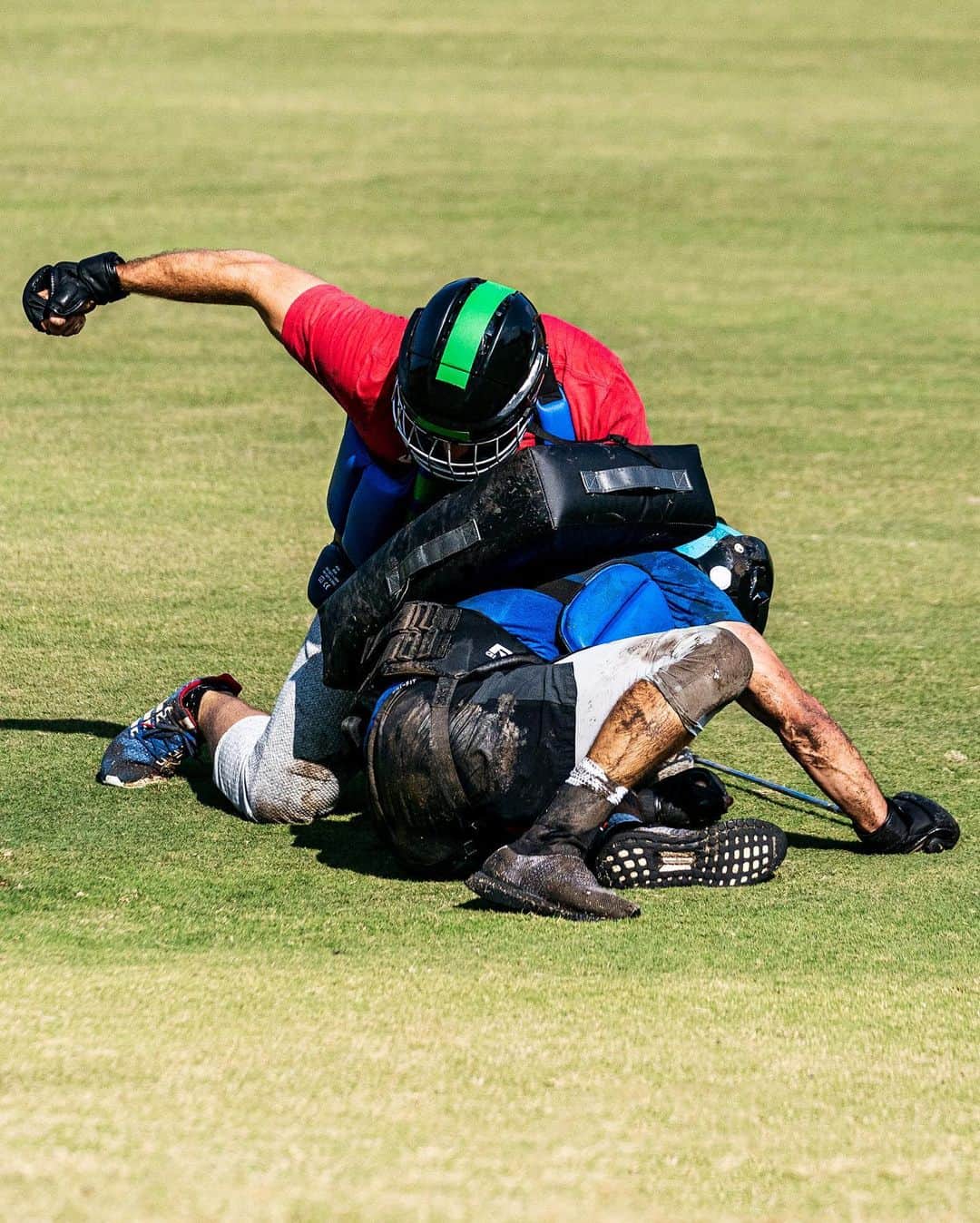 Dude Perfectのインスタグラム：「Is UFC Golf the best sport ever invented? 🏌️‍♂️🥊 NEW VIDEO IS LIVE at the link in our bio!  Thanks @xboxgamepass for sponsoring! #ad」