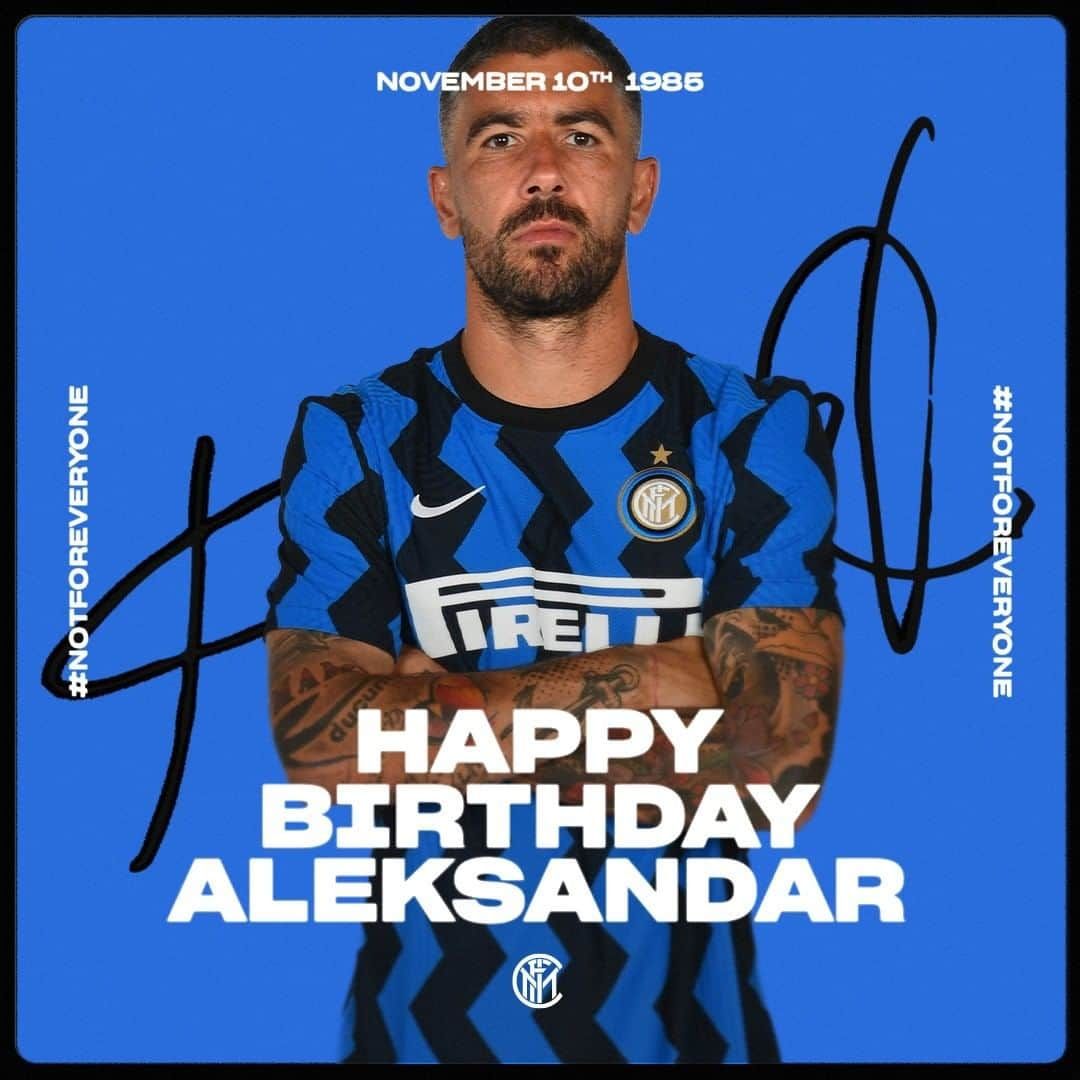 インテルナツィオナーレ・ミラノさんのインスタグラム写真 - (インテルナツィオナーレ・ミラノInstagram)「HAPPY BIRTHDAY @aleks11kolarov! 🥳⚫️🔵 #Inter #ForzaInter #Kolarov #OnThisDay #HB #Bday #Football」11月10日 8時01分 - inter