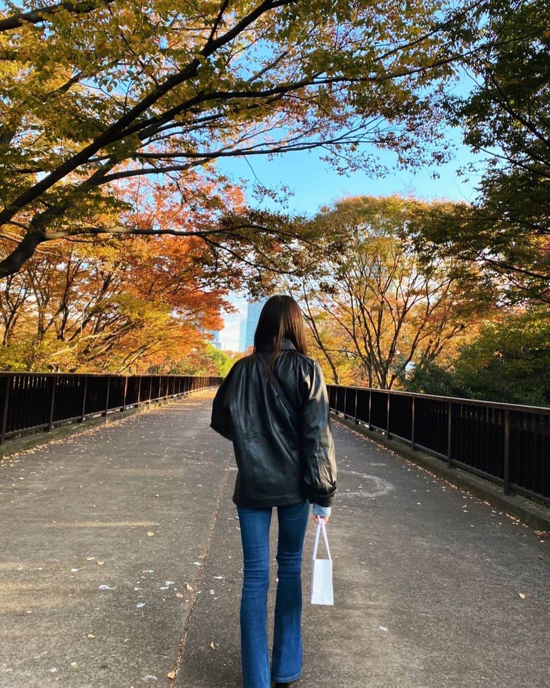エイミーのインスタグラム：「🍂」