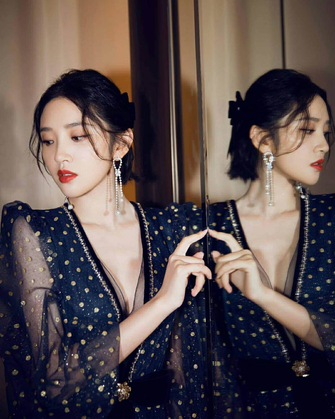 ジェニーパッカムさんのインスタグラム写真 - (ジェニーパッカムInstagram)「Actress Tang Yixen #dressedinjenny wearing the Kiri gown.  ​ For further information on this style please contact enquiries@jennypackham.com」11月10日 17時36分 - jennypackham