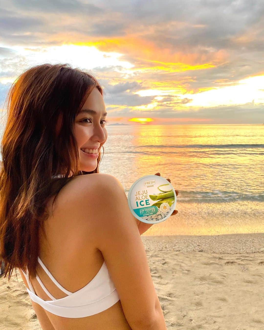 Kathryn Bernardoさんのインスタグラム写真 - (Kathryn BernardoInstagram)「All set for 11.11? More surprises are coming your way! Get ready for @fresh_philippines' November 11 sale, where you can score big discounts and freebies. 🤗 Swipe left to  see the #StayFreshStayOriginal Festival lineup!」11月10日 17時40分 - bernardokath