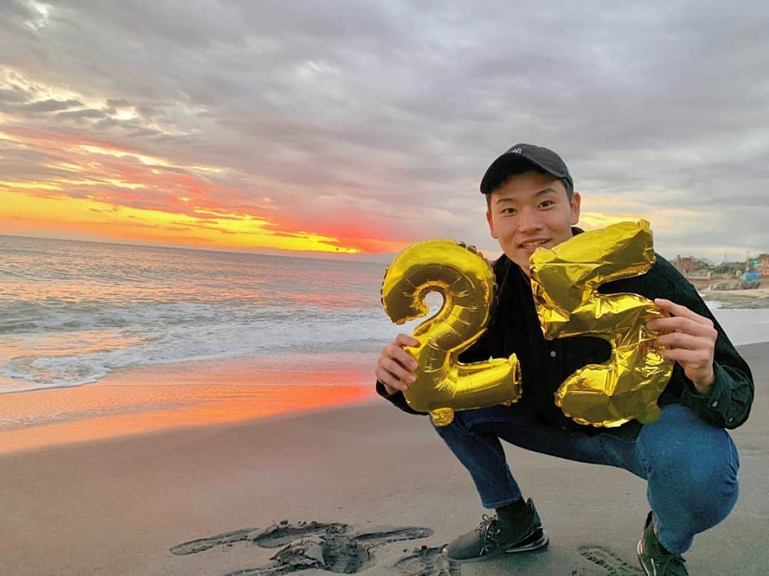 のインスタグラム：「. 25歳になりました！！ . これからも頑張ります！🤘」