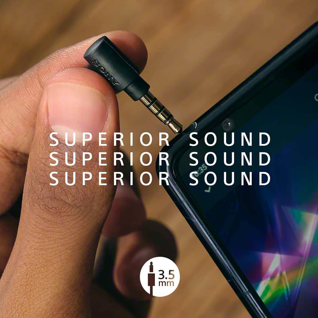 Sony Mobileさんのインスタグラム写真 - (Sony MobileInstagram)「For a superior sound experience, Xperia 5 II and a 3.5mm audio jack makes it crystal clear for your ears.  #Xperia5II #Xperia #Sony #SonyXperia #Audio #Audiophile #MusicLovers」11月10日 17時52分 - sonyxperia