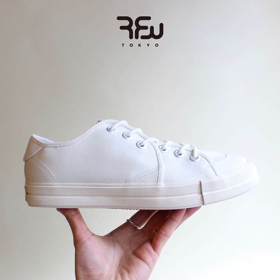 のインスタグラム：「【RFW 2020AW】  SANDWICH-LO HERITAGE Natural ¥11,000＋TAX  2020年秋冬新作より、HERITAGEシリーズが発売中！ 生成りで統一したナチュラルカラーで、通年を通してご着用いただけるカラーに仕上がりました。  www.rfwtokyo.com @rfwtokyo   #rfw #rfwtokyo #rhythmfootwear #sneaker #sneakers #kicks #instashoes #instakicks #sneakerhead #sneakerheads #nicekicks #sneakerfreak #kickstagram #2020aw #autum #winter #renewal #tokyo #shibuya #東京 #渋谷 #rpm #rhythmprimarymarket #new」