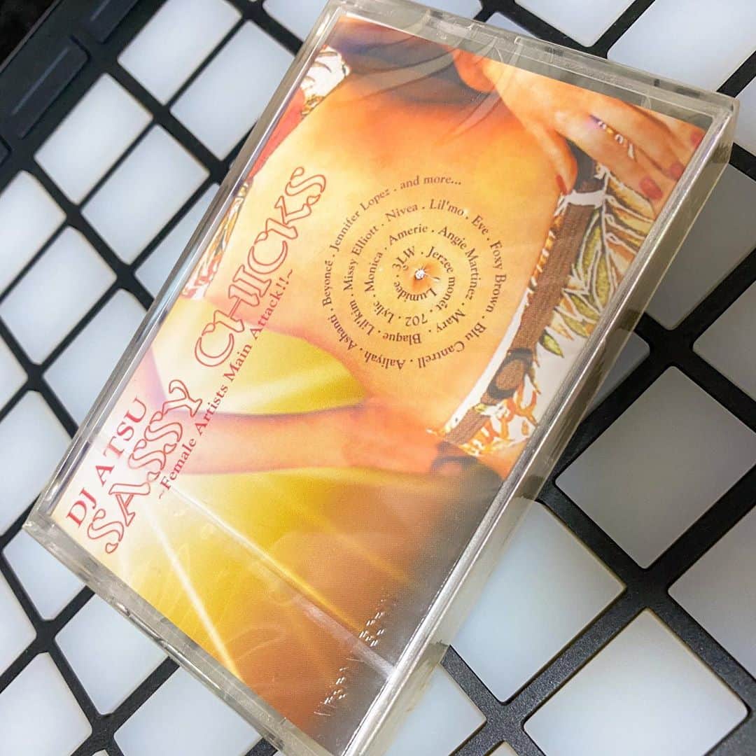 DJ ATSUのインスタグラム：「#Twitch にてサブスクライバーの皆様に、﻿ 自分のキャリアを改めて共有する意味でもと思い、大昔にリリースしたミックステープをデータ化して送りつけましたww﻿ いやしかし聴き直してみてこんなに吐き気をもよおすことになるとは思いもしませんでした。﻿ 懲りずに送りつけますww﻿ ﻿ https://twitch.tv/dj_atsu」