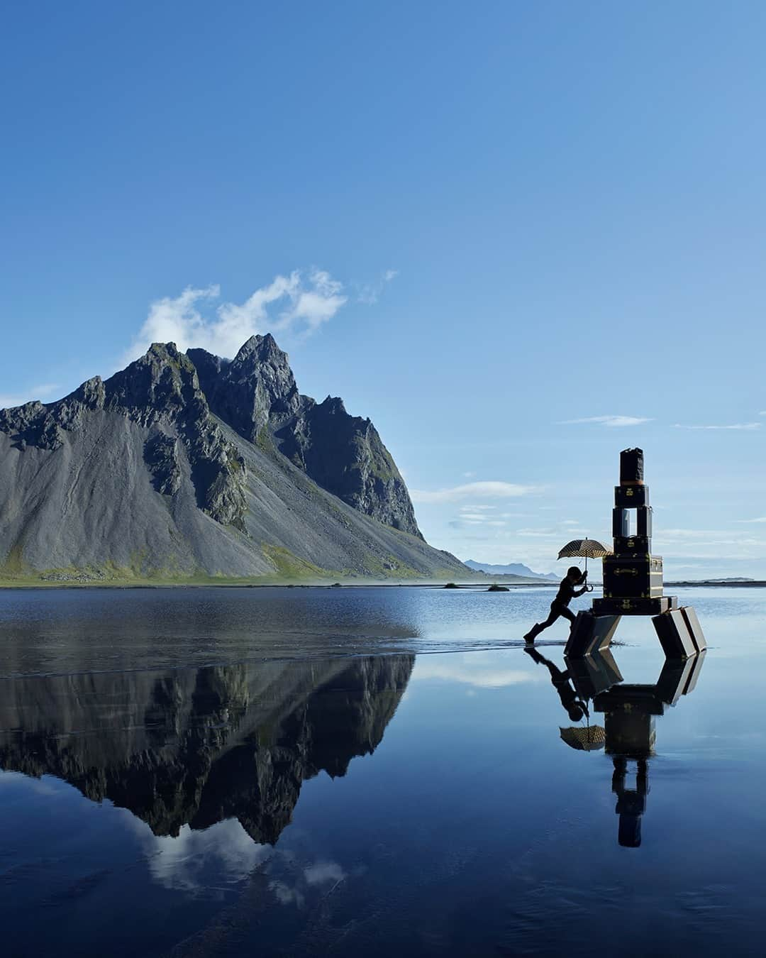 ルイ・ヴィトンさんのインスタグラム写真 - (ルイ・ヴィトンInstagram)「Imagination Takes Flight. Introducing Louis Vuitton’s newest campaign, a far-reaching journey towards a dream. Photographed in Iceland by Viviane Sassen, the images are an ode to the inner child, set free. Explore the campaign via link in bio.  Photo by @VivianeSassenStudio for #LouisVuitton」11月10日 18時00分 - louisvuitton