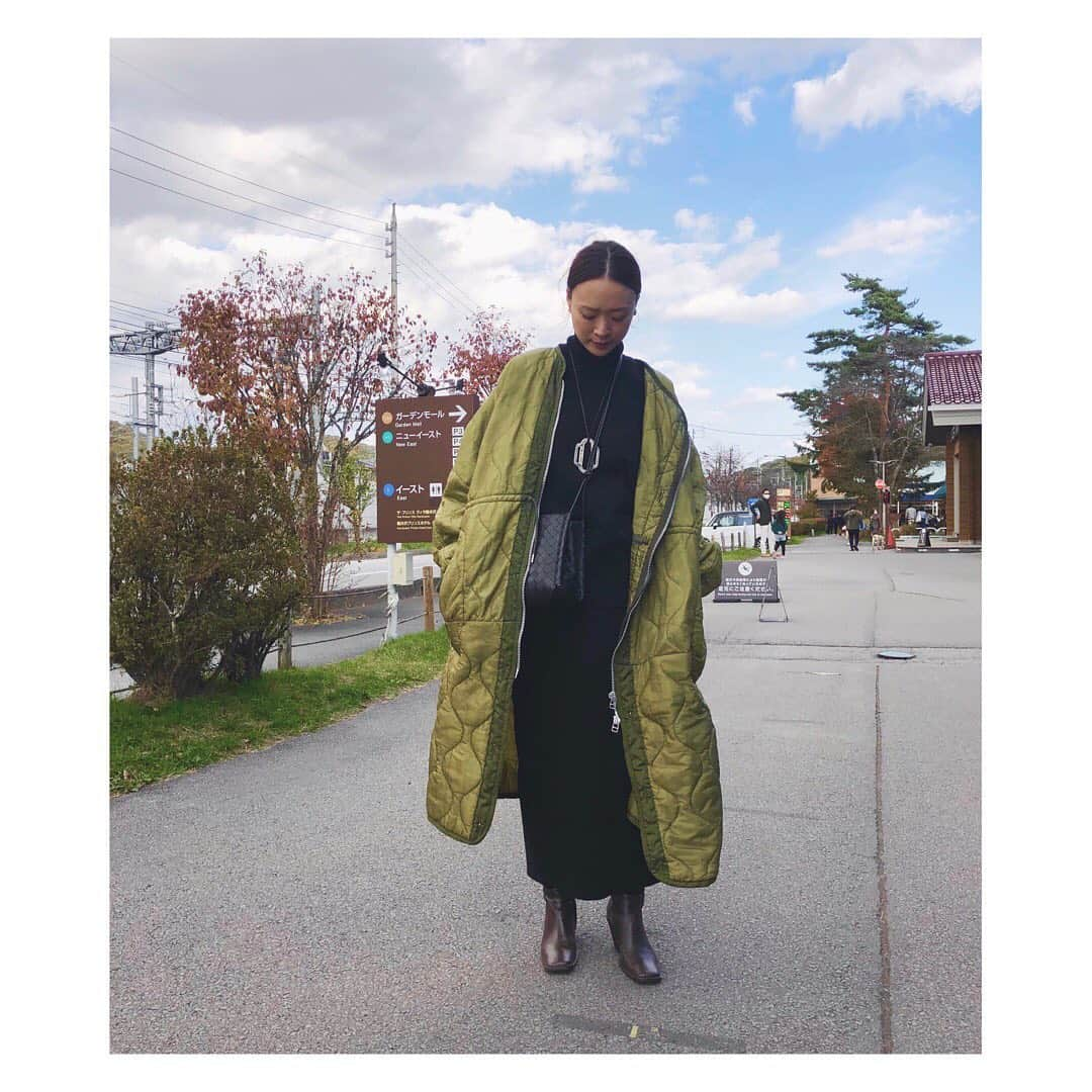 野尻美穂さんのインスタグラム写真 - (野尻美穂Instagram)「リメイクライナーコート、明日再入荷だよ〜☺️💚 オーバーサイズだから中に着込んでも使える🙆‍♀️ #bonum_mihonojiri」11月10日 18時00分 - miho_cocoa