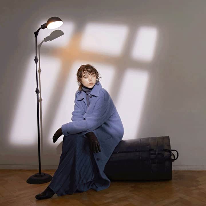 エリオポールのインスタグラム：「. HAVE A LOVELY DAY 10.23.-11.26.  . COAT [TELA]  70,000yen+tax KNIT [HÉLIOPÔLE]16,000yen+tax SKIRT [HÉLIOPÔLE]  19,000yen+tax GLOVES [ALPO]  18,000yen+tax TIGHTS [BLEU FORET]  3,600yen+tax BOOTS [FABIO RUSCONI]  34,000yen+tax . . . #HELIOPOLE #エリオポール #HAVEALOVELYDAY #2020aw #autumnwinter #selectshop #fashion #CPOJACKET #style #Utility #british #britishstyle」