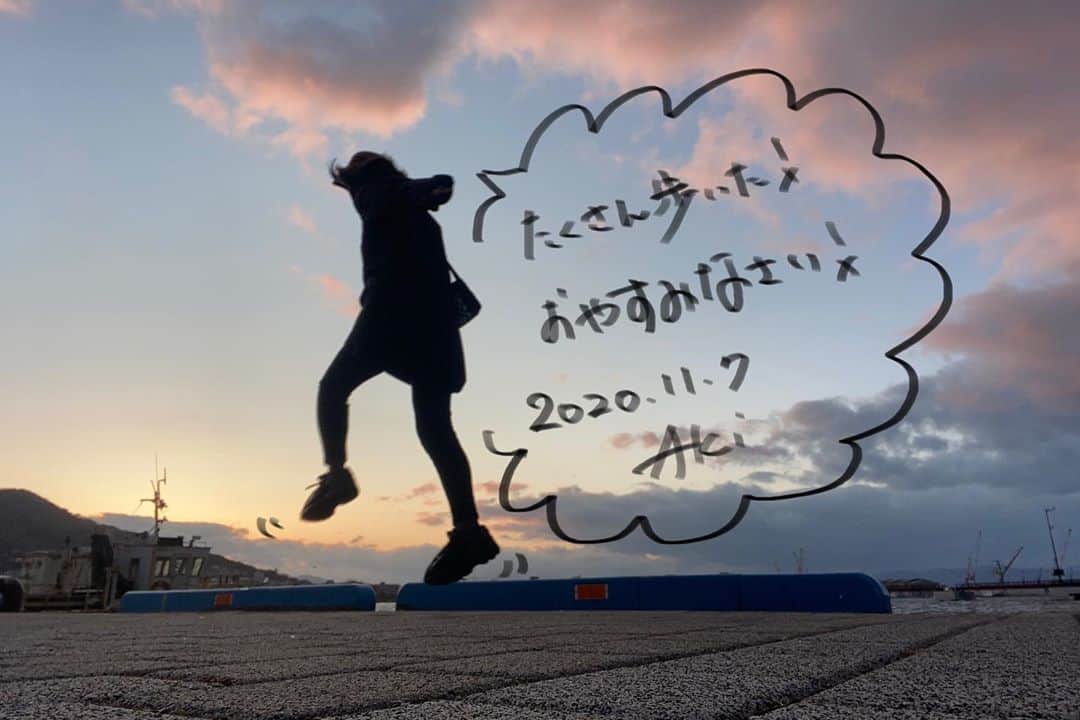 畑亜貴さんのインスタグラム写真 - (畑亜貴Instagram)「先週のおやすみなさい投稿記録。 Apple Pencilに慣れよう計画の序章として続けてみますね、おはようございます！ #アキハタgoodnight」11月10日 10時05分 - akihata.jp