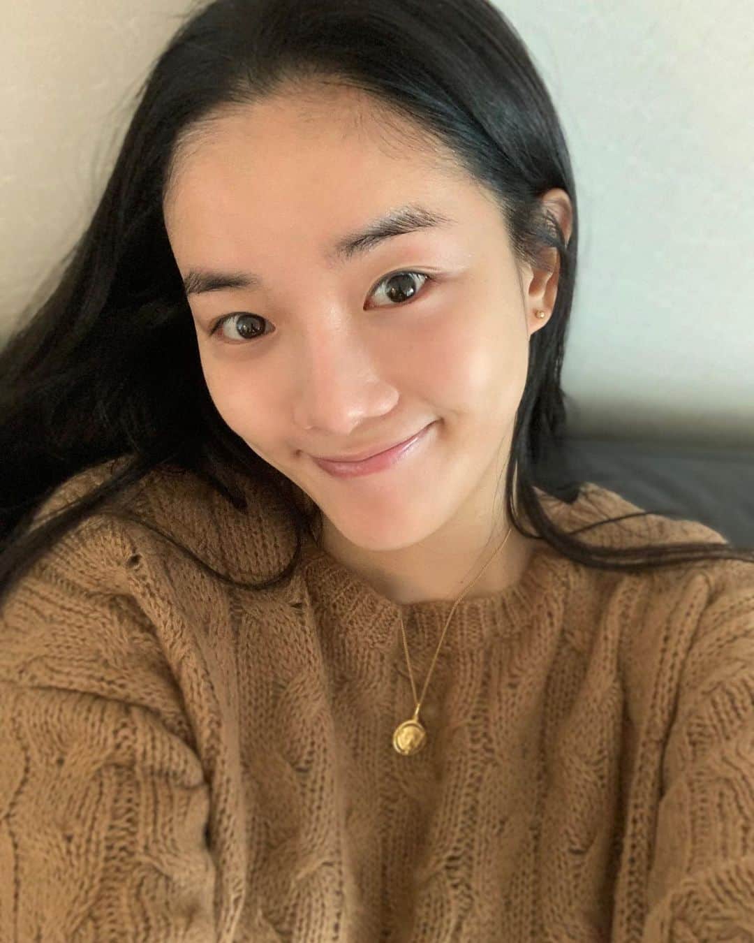 キム・ボヒョンのインスタグラム：「박하사탕 같은 아침 공기😌 #오전기상성공」
