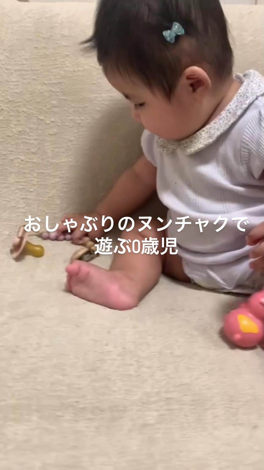 のインスタグラム：「生後6ヶ月でヌンチャクを覚えました  #娘 #流行語大賞 #ブルースリー」