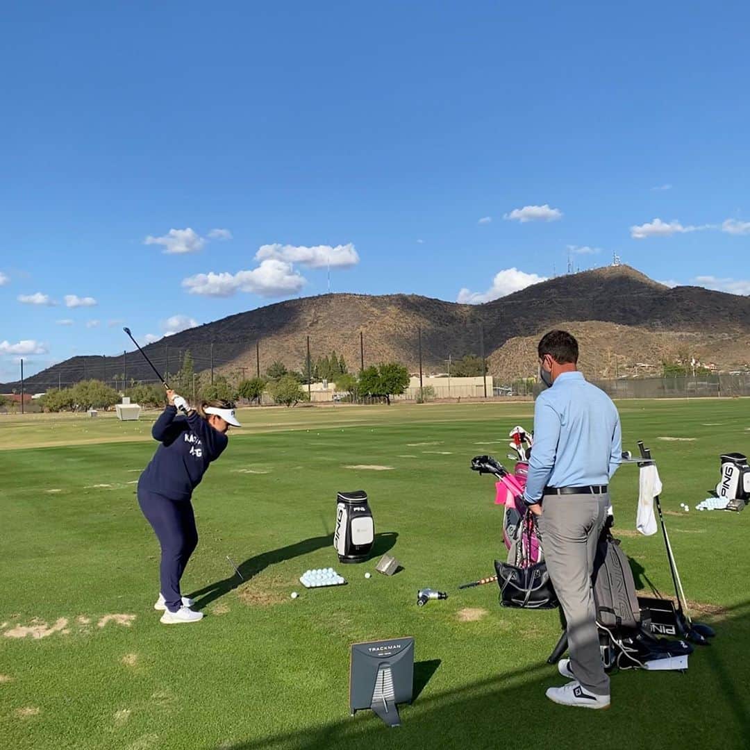 リセット・サラスのインスタグラム：「Testing the new G425 line was super fun. And it looks like my driver of over THREE years (G400) has been replaced! Thank you to my @pingtour fam for always taking care of me! #PlayYourBest」