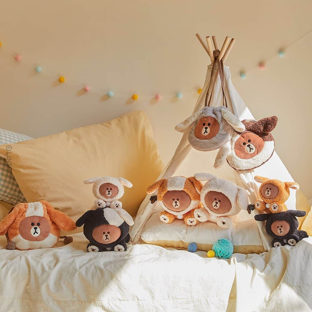 LINE FRIENDSさんのインスタグラム写真 - (LINE FRIENDSInstagram)「Say hello to these pawfect puppies. 🐶  PUPPY BROWN Doll & Pouch.   🐶 Enjoy cuddles with doggo BROWN 🐶 Made of extra-soft fleece 👛 Packs room to carry small items inside 👛 Perfect item for when you're walking your dog   Snuggle up with these furry friends for the chill months ahead. 🐾  ⠀ Coming Soon 👉Link in Bio ⠀  #LINEFRIENDS #PUPPYBROWN #doll #pouch」11月10日 11時01分 - linefriends