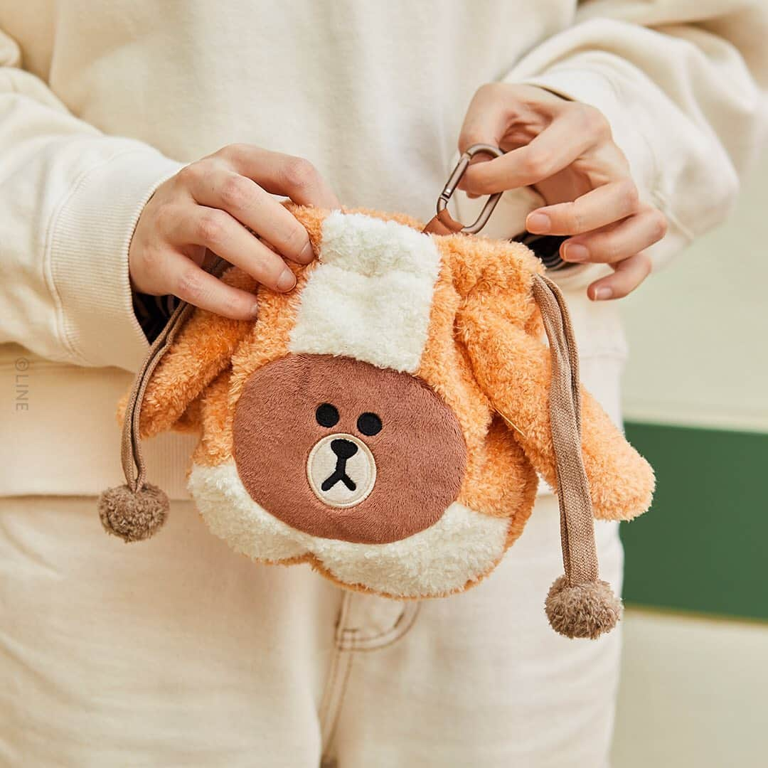 LINE FRIENDSさんのインスタグラム写真 - (LINE FRIENDSInstagram)「Say hello to these pawfect puppies. 🐶  PUPPY BROWN Doll & Pouch.   🐶 Enjoy cuddles with doggo BROWN 🐶 Made of extra-soft fleece 👛 Packs room to carry small items inside 👛 Perfect item for when you're walking your dog   Snuggle up with these furry friends for the chill months ahead. 🐾  ⠀ Coming Soon 👉Link in Bio ⠀  #LINEFRIENDS #PUPPYBROWN #doll #pouch」11月10日 11時01分 - linefriends