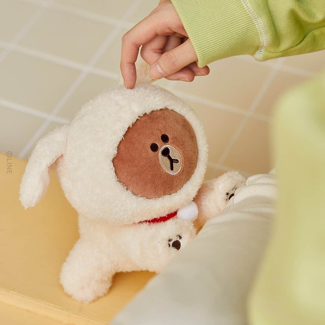 LINE FRIENDSさんのインスタグラム写真 - (LINE FRIENDSInstagram)「Say hello to these pawfect puppies. 🐶  PUPPY BROWN Doll & Pouch.   🐶 Enjoy cuddles with doggo BROWN 🐶 Made of extra-soft fleece 👛 Packs room to carry small items inside 👛 Perfect item for when you're walking your dog   Snuggle up with these furry friends for the chill months ahead. 🐾  ⠀ Coming Soon 👉Link in Bio ⠀  #LINEFRIENDS #PUPPYBROWN #doll #pouch」11月10日 11時01分 - linefriends