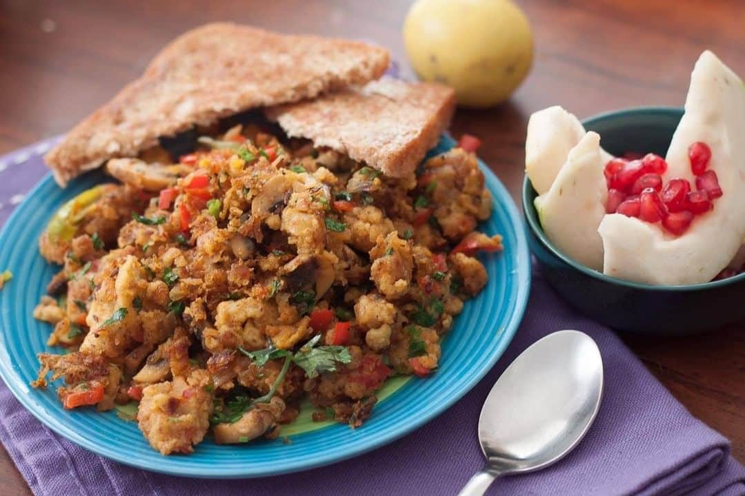 Archana's Kitchenさんのインスタグラム写真 - (Archana's KitchenInstagram)「Besan Burji Recipe is a delight for all vegans. This is a delicious breakfast recipe along with some toasted bread and seasonal fruits. Do give this healthy recipe a try and tell us how you liked it. Get the recipe from the smart.bio link in my profile @archanaskitchen . . . . . . #recipes #easyrecipes #breakfast #Indianbreakfast #archanaskitchen #healthyeating #highprotein #breakfastclub #cheesetoast #cheesechilli #Cheesechillitoast #homemadefood #eatfit #cooking #food #healthyrecipes #foodphotography #recipeoftheday #comfortfood #deliciousfood #delicious #instayum #food」11月10日 11時30分 - archanaskitchen