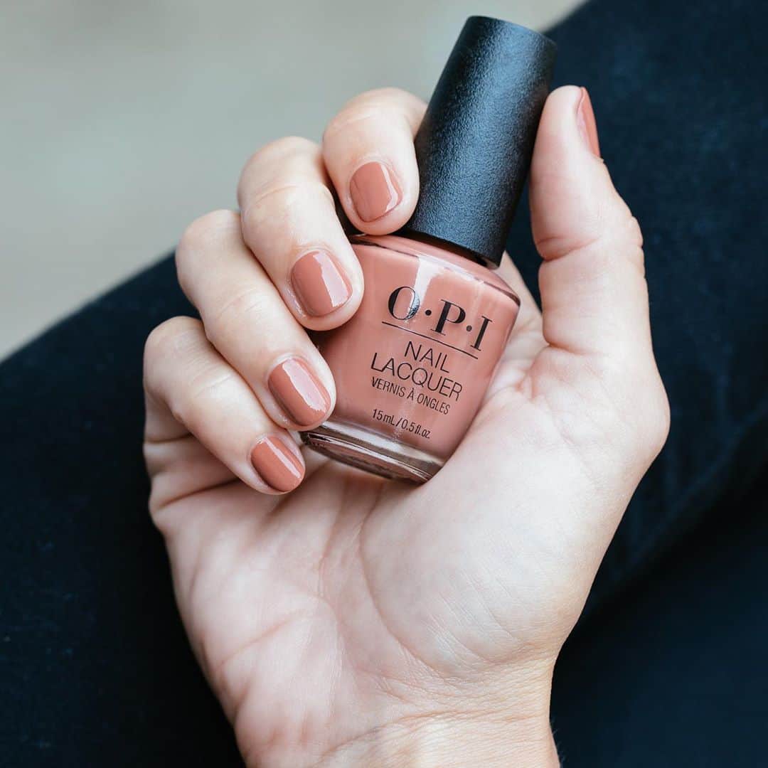 OPIさんのインスタグラム写真 - (OPIInstagram)「When your #FestiveNails blend in with your everyday nails: #NailGoals met!  #ChocolateMoose is a creamy shade of nude brown that’s irresistible all year round.   #ColorIsTheAnswer #OPINailLacquer #OPIObsessed #BrownMani #BrownNails #NeutralMani #NeutralNails #HolidayNails #HolidayNailInspo #HolidayGlam #ThanksgivingNailInspo #NailsOnPoint #ThanksgivingMani」11月10日 11時34分 - opi