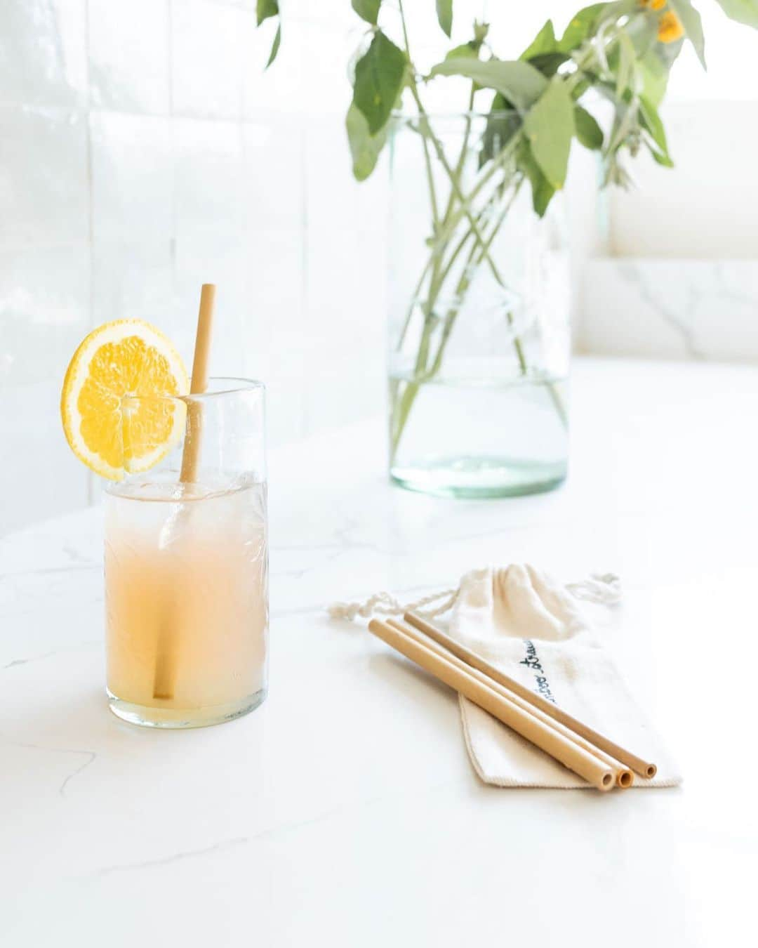 The Little Marketさんのインスタグラム写真 - (The Little MarketInstagram)「Cut out single-use straws with our NEW sustainably harvested, hand-shaved reusable bamboo straws. They come in a set of six different sizes and are perfect for whatever beverage you're sipping. Shop now for yourself or to give as gifts this holiday season. Link in bio.」11月10日 11時54分 - thelittlemarket