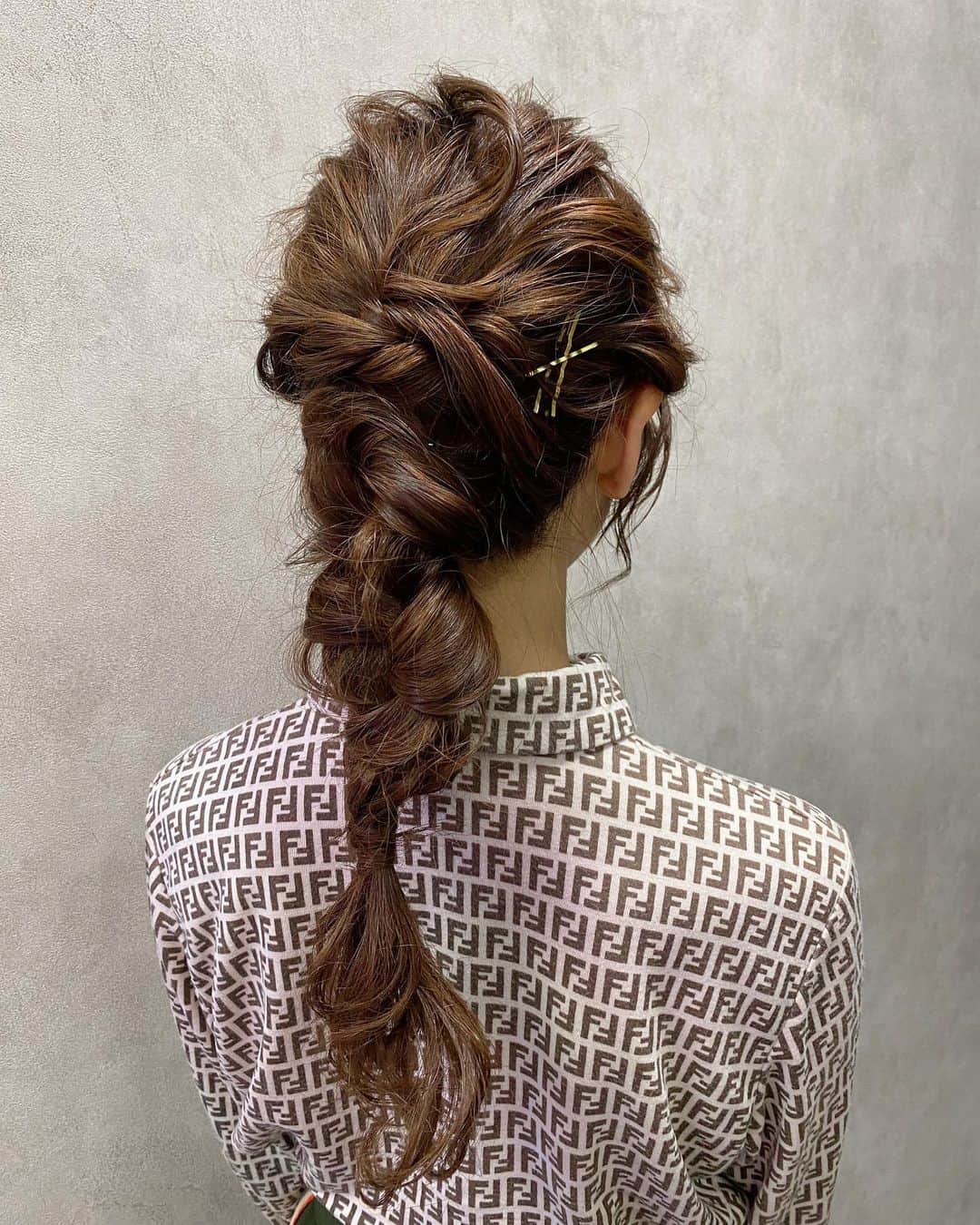 飯窪春菜のインスタグラム：「昨日のヘアメイク可愛すぎた…🥰❣️ @manami_hmclair  #hairstyle」
