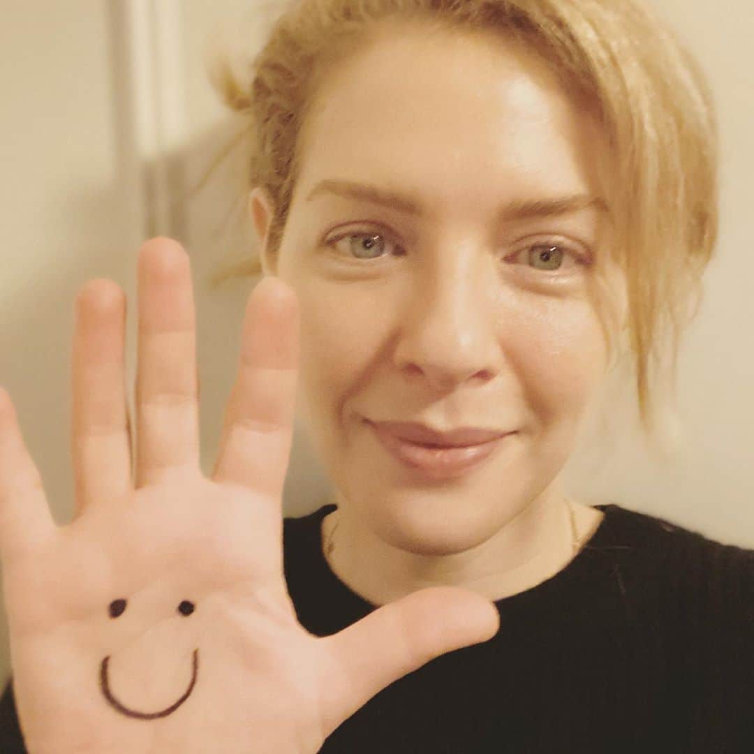レイチェル・レフィブレのインスタグラム：「Happy World Adoption Day!!! LOVE is what makes a family 💗💗💗 @worldadoptionday @adopttogether #worldadoptionday」