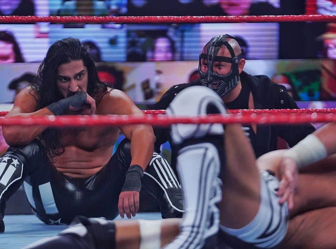 WWEさんのインスタグラム写真 - (WWEInstagram)「@kingricochet fails to get through to @aliwwe with #RETRIBUTION behind him! #WWERaw」11月10日 12時47分 - wwe