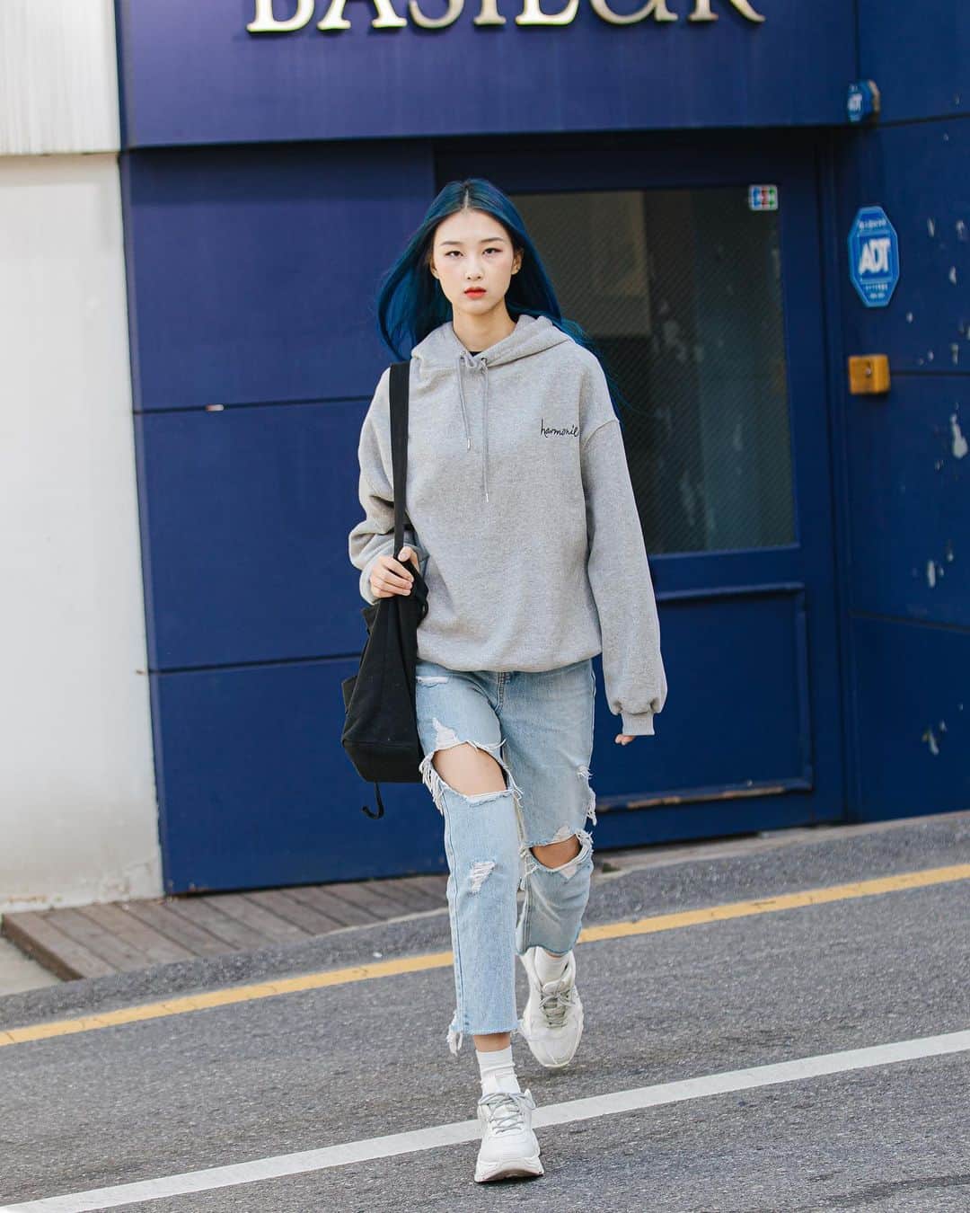 가로수길 , Seoulのインスタグラム：「Street Style @blue_ming09」