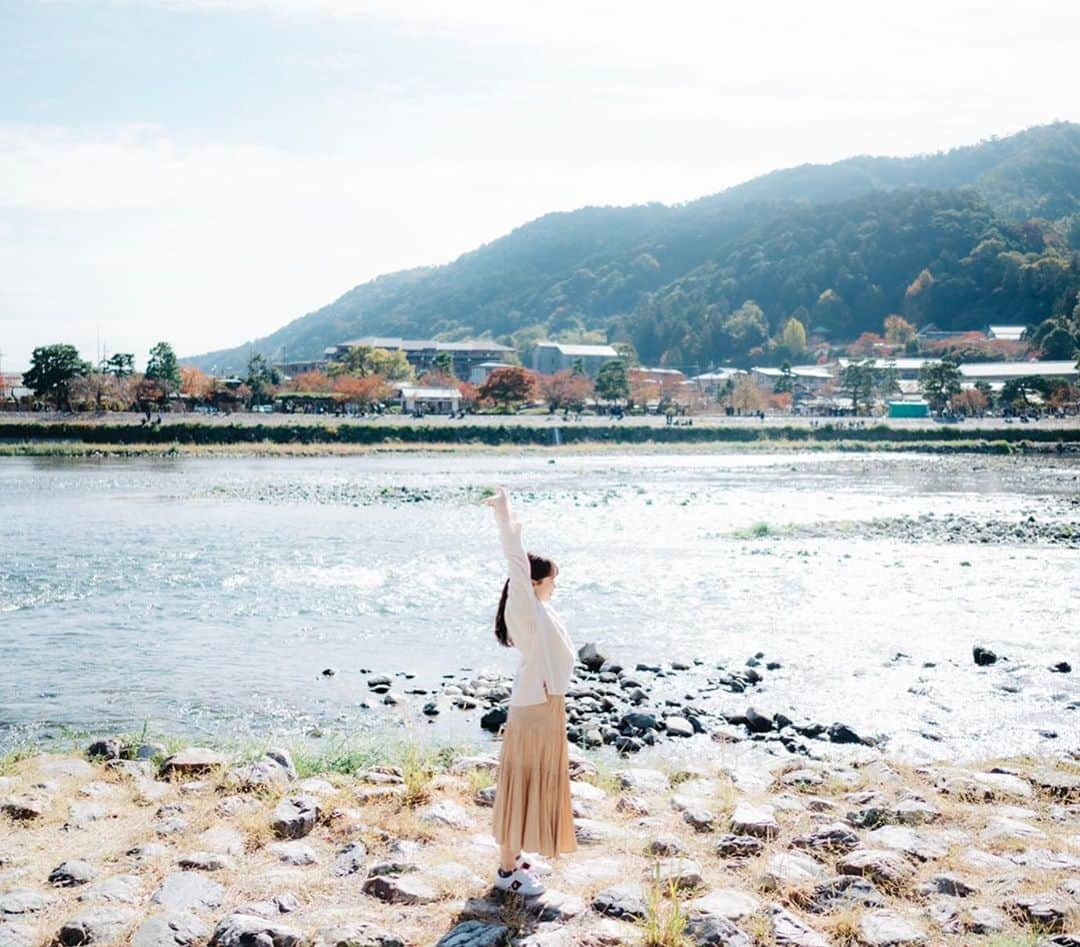 山田千加さんのインスタグラム写真 - (山田千加Instagram)「こんにちは🌤  朝駅へ向かう途中、自転車のタイヤがパンク🙀  家に戻るわけにもいかず... 漕いでも漕いでもスピードの出ない自転車を 必死に漕いでました（´ω｀）ﾄﾎﾎ  今日夜22:45〜23:15でインスタライブします！ お時間合う方ぜひ見にきてください😽✨  本日も投票よろしくお願いします🌈  #ミスキャンパス同志社2020 #ミスキャンパス同志社 #ミス同志社 #ミスキャン #ミスコン」11月10日 12時56分 - misscd2020_yc02