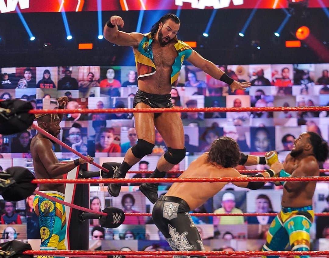 WWEさんのインスタグラム写真 - (WWEInstagram)「It was a good night for @dmcintyrewwe and #NewDay, but @randyorton didn’t even break a sweat! 🤔 #WWERaw」11月10日 13時08分 - wwe