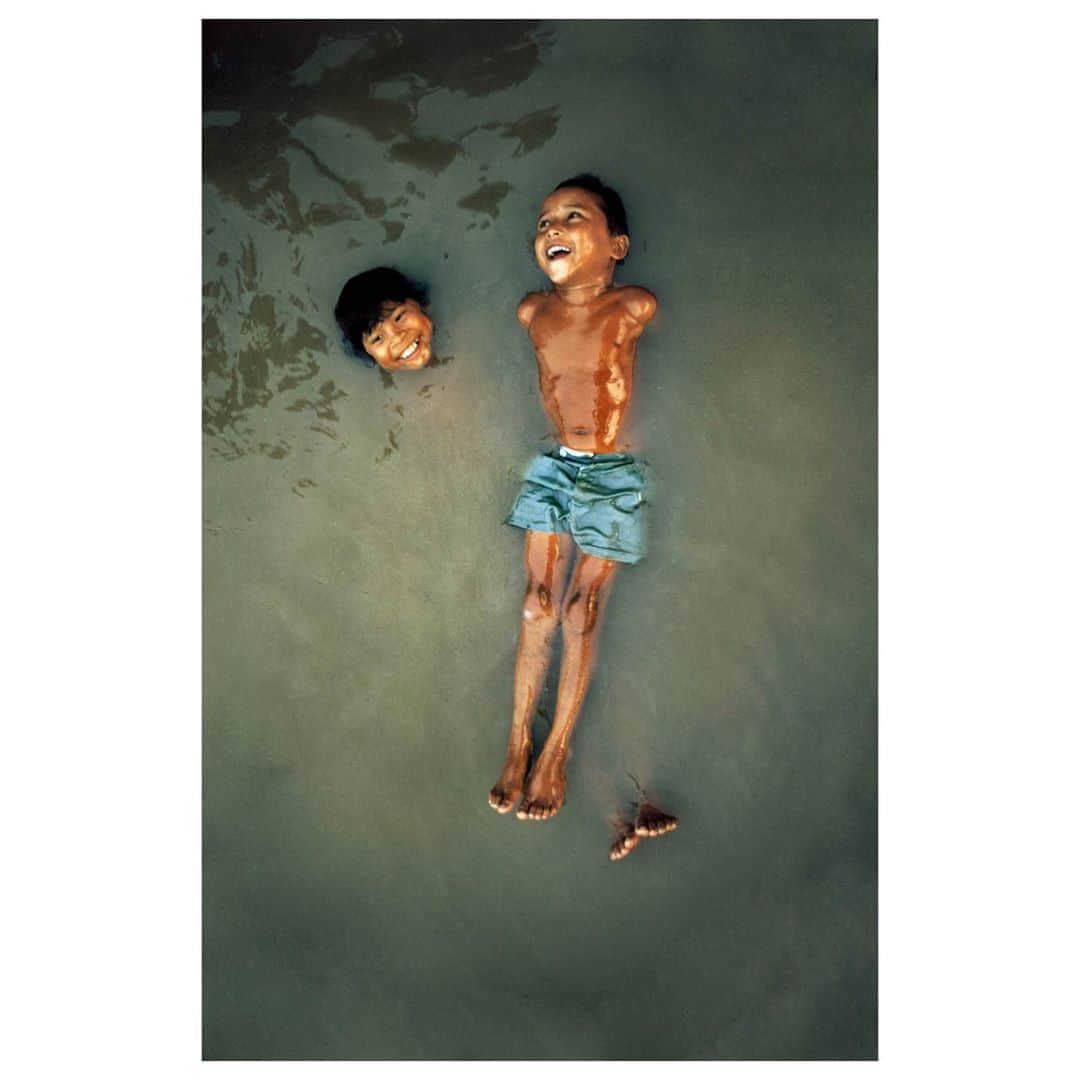 Magnum Photosさんのインスタグラム写真 - (Magnum PhotosInstagram)「"Photography is the only language that can be understood anywhere in the world" - Bruno Barbey⁠ .⁠ PHOTO: The Amazon river. Amazonas. Belem. Brazil. 1966.⁠ .⁠ © Bruno Barbey/#MagnumPhotos⁠」11月10日 19時04分 - magnumphotos