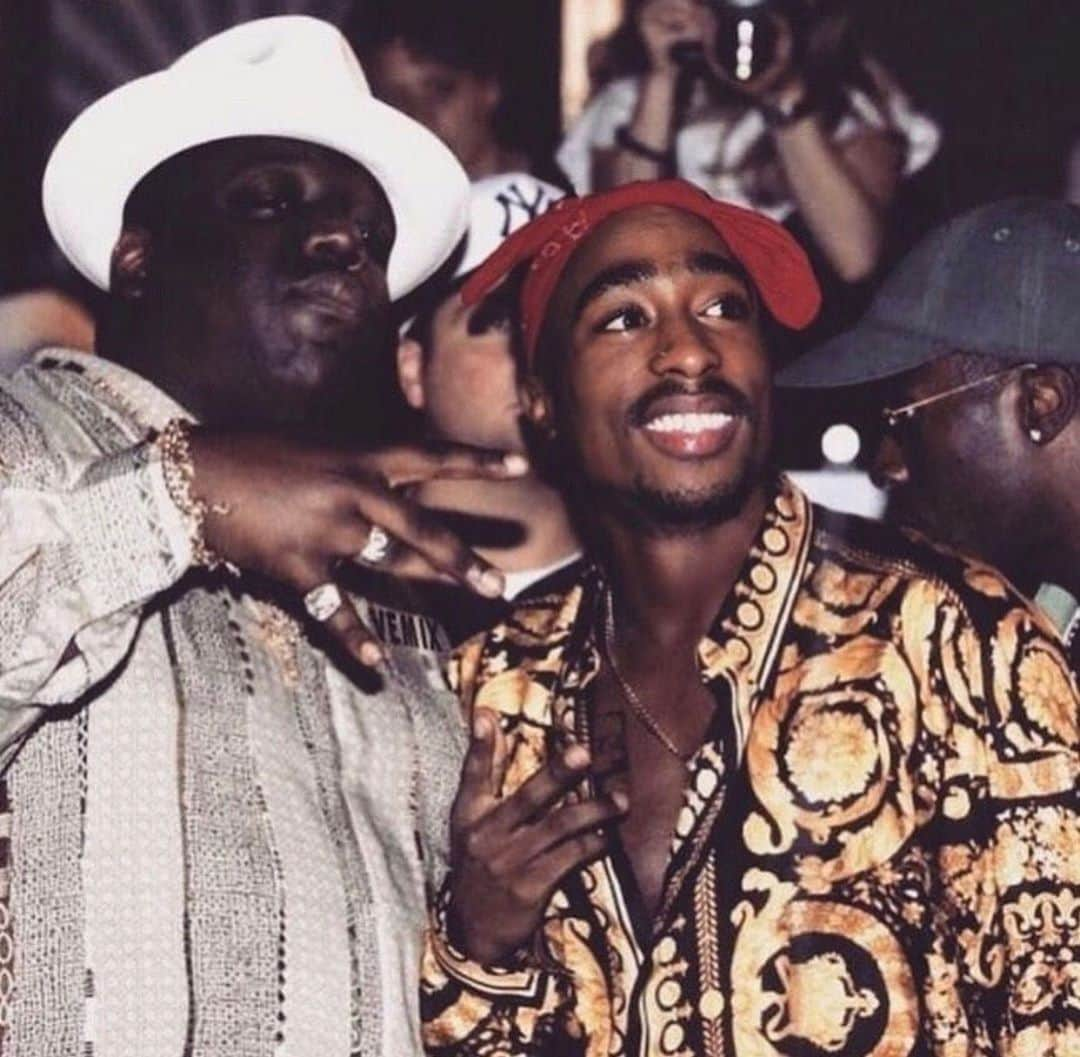 ダニ・ソングさんのインスタグラム写真 - (ダニ・ソングInstagram)「#EYEGETAROUND @2pac ✝️💜」11月10日 13時44分 - songdani