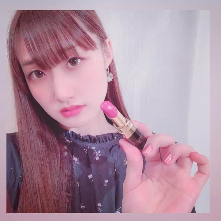 Dorothy Little Happyのインスタグラム：「グロスは綺麗になれる女の子の魔法なの♥  里菜☺️  #グロスカラー #ロングヘア #こすめ💄 #chanel」