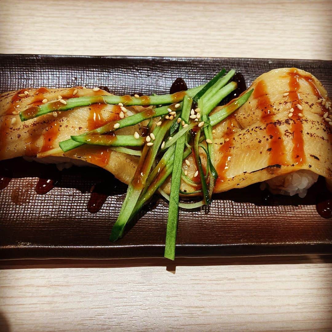 浅田信一のインスタグラム：「はみ出る📷」