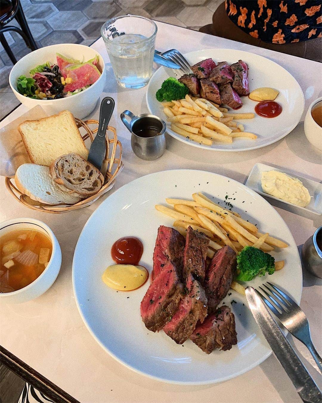 草野春香のグルメインスタ