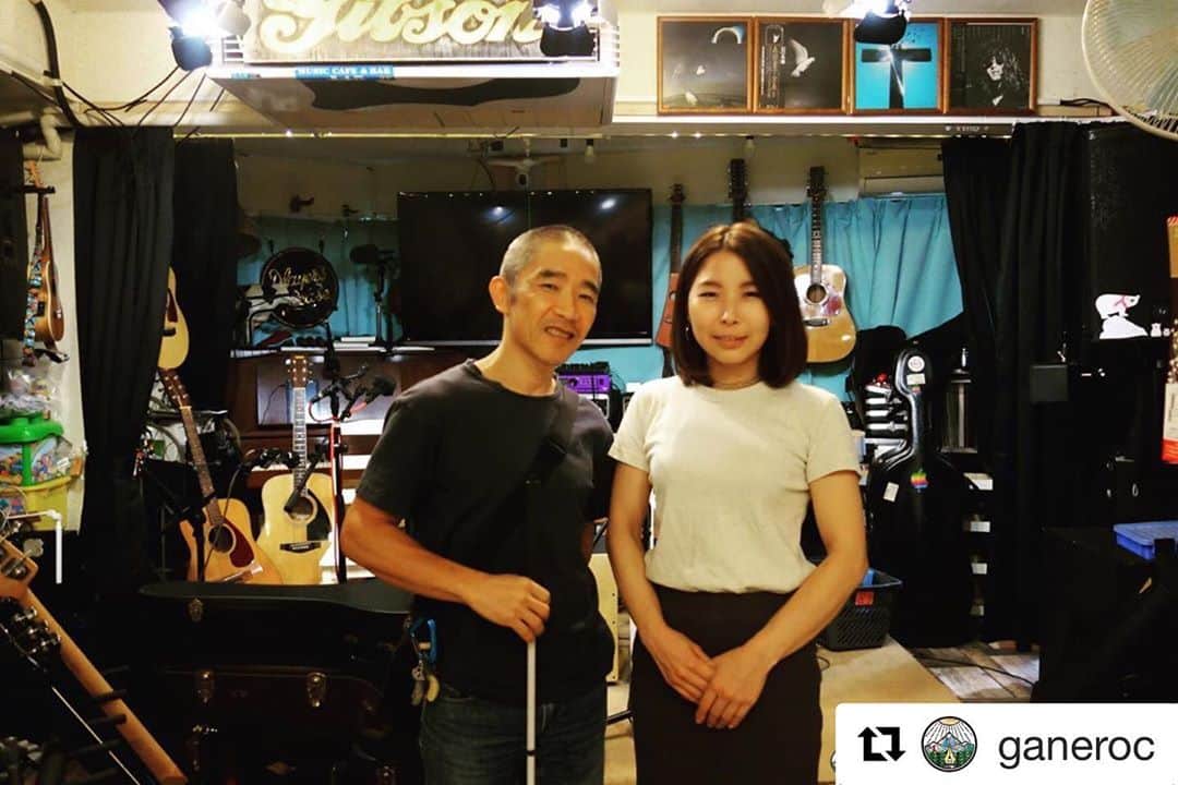 のインスタグラム：「4日前、yahooニュースで今夏からスタッフとして手伝っているパラクライミング協会の現状と今後、課題などについて代表の小林と取材を受けご紹介いただきました。 🖋by @ganeroc  記者：津金一郎  記事の通りで、資金面含め課題は本当にいろいろありますが少しずつ少しずつ、選手もスタッフも皆で協力し合い進んでいます🏃‍♀️ インスタ、タイムラグが〜すんません！🙏🏻  @raffinee_orientalbio  @jpca_climbing   #Repost @ganeroc with @get_repost ・・・ 先日は小林幸一郎さん @koba.monkeymagic.or.jp と川端彰子さん @akiko_kawabata_ha を取材。彼らが当面の目標としてきた#パラクライミング #ジャパンシリーズ第一戦 が明日開催されます。明日の観戦は申し込みが終了していますが、いつの日かその眼で直接、彼らのパフォーマンスを見てほしい。きっとクライミングで「出し切る」とはどういうことかがわかるから。 #KoichiroKOBAYASHI became a world champion four times in the #paraclimbing #visually classification . AKIKO Kawabata had participated in #Sportclimbing #boulderingworldcup as a representative of Japan. Tomorrow,they will be hosting a new paraclimbing competition as a member of Japan Para Climbing Associarion.」