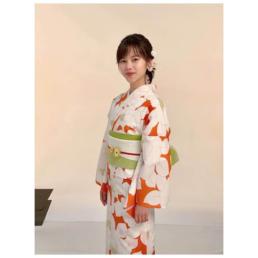 のインスタグラム：「🌼🌼🌼﻿ ﻿ 「2021松竹カレンダー」の﻿ 7月のカレンダーを担当させていただきました！﻿ 卓上タイプと壁掛けタイプがあります。﻿ ﻿ 浴衣も髪型もすてきでした〜♡﻿ ﻿ こちらよりお買い求め頂けます！﻿ https://kabukiyahonpo.com/shop/c/ccalender/ ﻿ ﻿ #2021﻿ #松竹カレンダー﻿」