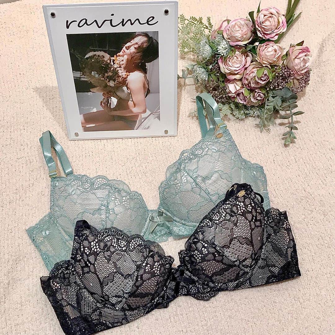 Ravijour札幌4丁目プラザ店のインスタグラム：「#onsale  頼れるベーシックなランジェリー。  #レーシータトゥー  単品ブラ ¥4,990+tax 単品ショーツ ¥2,790/¥2,990+tax  詳しくはTOPのURLからblogへ☺️  #ravijour #ラヴィジュール #ravijourstaff  #ravijoursapporo  #ravijour_official  #ravime  #ラヴィミー #ランジェリー #pivot #ピヴォ」