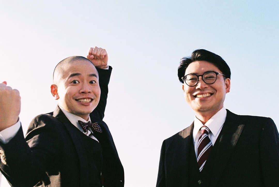 上田航平のインスタグラム：「漫才やります。 #今夜0時50分#テレビ朝日 #お笑い二刀流 #テレビではじめて #実際はこんな爽やかではありません#現場も超早めに入ってたくさん練習しました#是非見ておくんさいませ #photoby @aya_dream04」