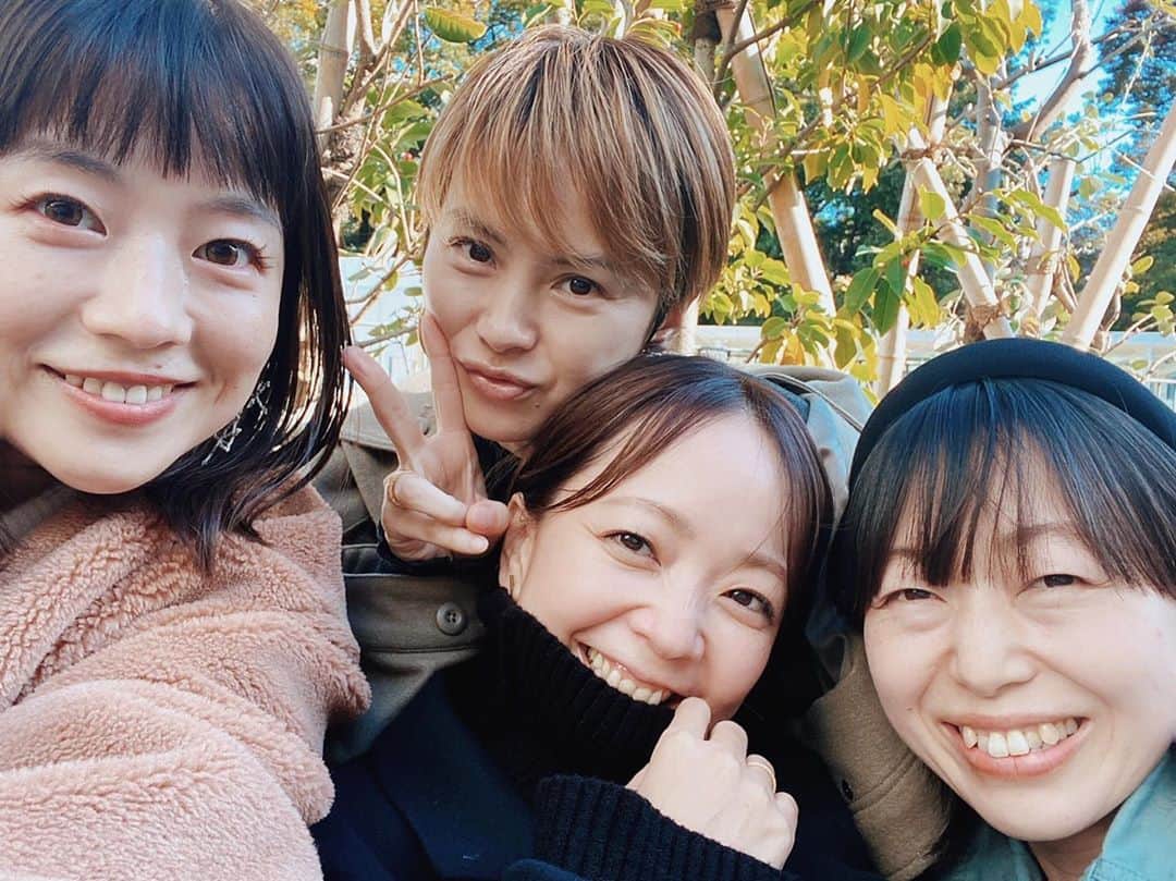 EMIのインスタグラム：「⭐︎ 笑いすぎて腹筋崩壊したよ😂 また近々♡ @imajuku0107  @tanidamami  @ayakotsukada」