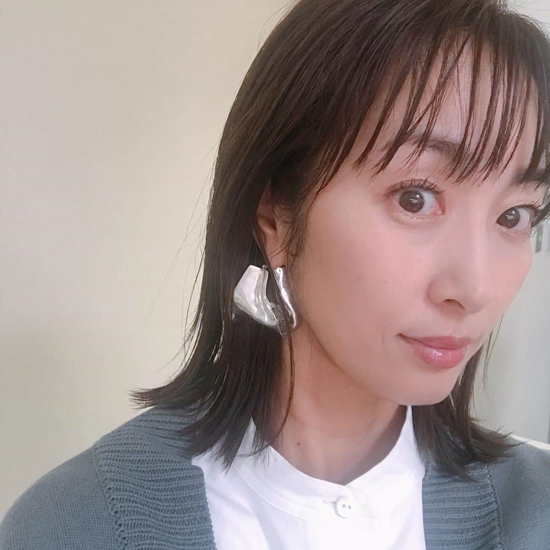 坂下千里子さんのインスタグラム写真 - (坂下千里子Instagram)「アクセサリー載せ忘れてしまいましたー🙏ノンストップ衣装の続きですーー  アクセサリー @lemme_tokyo」11月10日 15時35分 - chiriko_sakashita_official