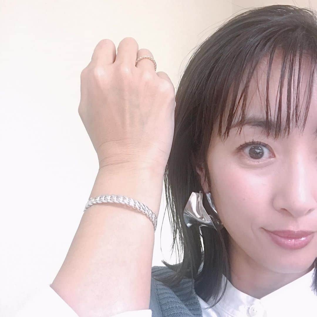 坂下千里子さんのインスタグラム写真 - (坂下千里子Instagram)「アクセサリー載せ忘れてしまいましたー🙏ノンストップ衣装の続きですーー  アクセサリー @lemme_tokyo」11月10日 15時35分 - chiriko_sakashita_official