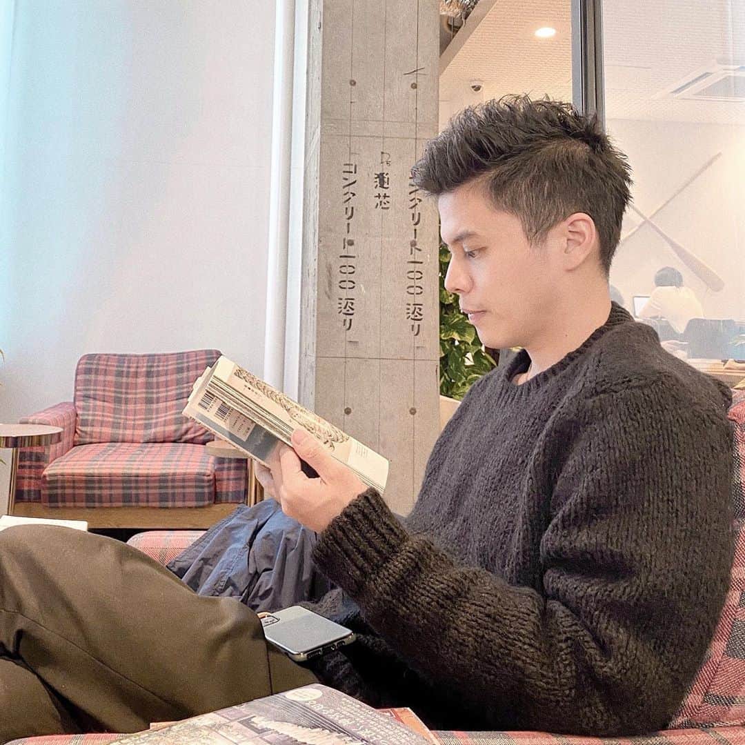 九星気学カフェさんのインスタグラム写真 - (九星気学カフェInstagram)「本と出会うための本屋へ。 読書してゆったり過ごせる空間は天国。 お気に入りの場所になりました。  #占い #九星気学 #風水 #運勢 #開運 #運気アップ」11月10日 15時46分 - kigakucafe