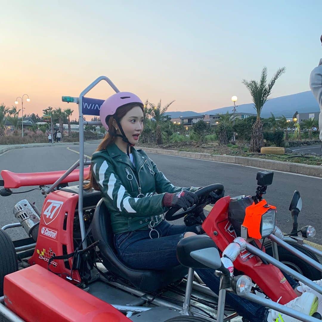のインスタグラム：「오늘의 마지막 촬영 코스! #카트레이싱」