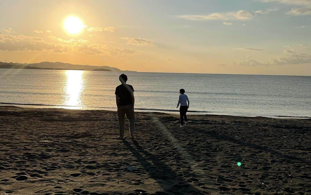 沙羅さんのインスタグラム写真 - (沙羅Instagram)「🏖もうすぐ、夏が始まるね☺️ハァ💖﻿ #ビーチボーイズ﻿ #beachboys﻿ #永遠の月9﻿ #反町隆史 #松田幸起﻿ #竹野内豊 #社本英樹﻿ #広末涼子 #沙羅﻿ #ものまね」11月10日 15時55分 - sarapika128